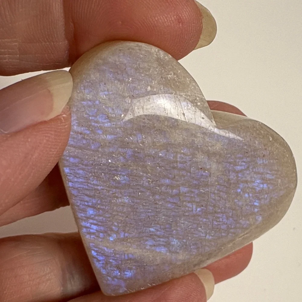 Iridescent Moonstone Heart-Shaped Stone - Picture 8 of 11